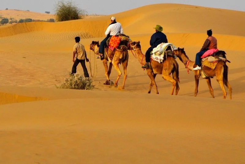 Story-telling in sand dunes